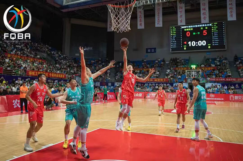 Close-up of athletes competing in basketball game, flicker-free LED lights without glare for shooting judgment